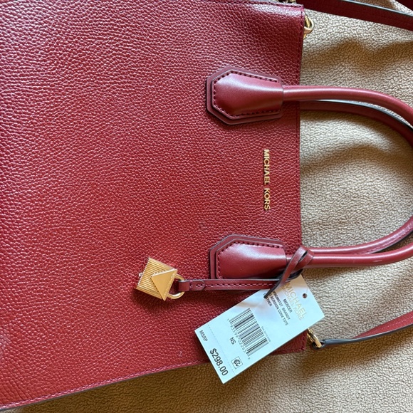 Michael Kors Mercer  Handbag with Gold Lock - Picture 2 of 3